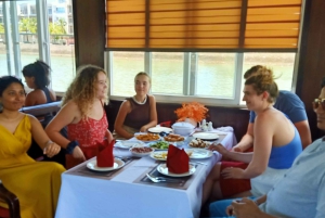 Hanoi: Viaggio di andata e ritorno per le isole, le grotte, il kayak e il pranzo della Baia di Halong