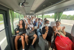 Hanoi: Viaggio di andata e ritorno per le isole, le grotte, il kayak e il pranzo della Baia di Halong
