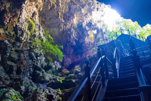 Hanoi: Viaggio di andata e ritorno per le isole, le grotte, il kayak e il pranzo della Baia di Halong