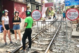 Villaggio dell'incenso Tour della città di Hanoi con pranzo e autobus per piccoli gruppi