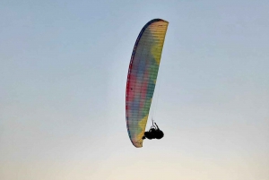 Hanoi Sky Tour: Han Hanoi: Paragliding