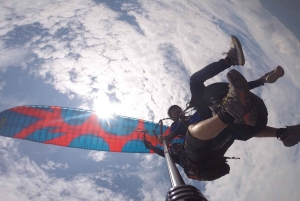 Hanoi Sky Tour: Han Hanoi: Paragliding