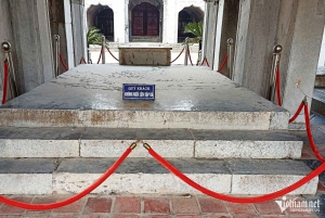 Hanoi-stenkatedralen, røgelseslandsbyen eller Trang An, Mua-grotten