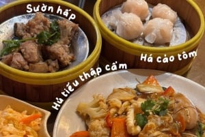 ハノイの屋台の食べ物を地元の人のように味わって、トレインストリートを訪れましょう