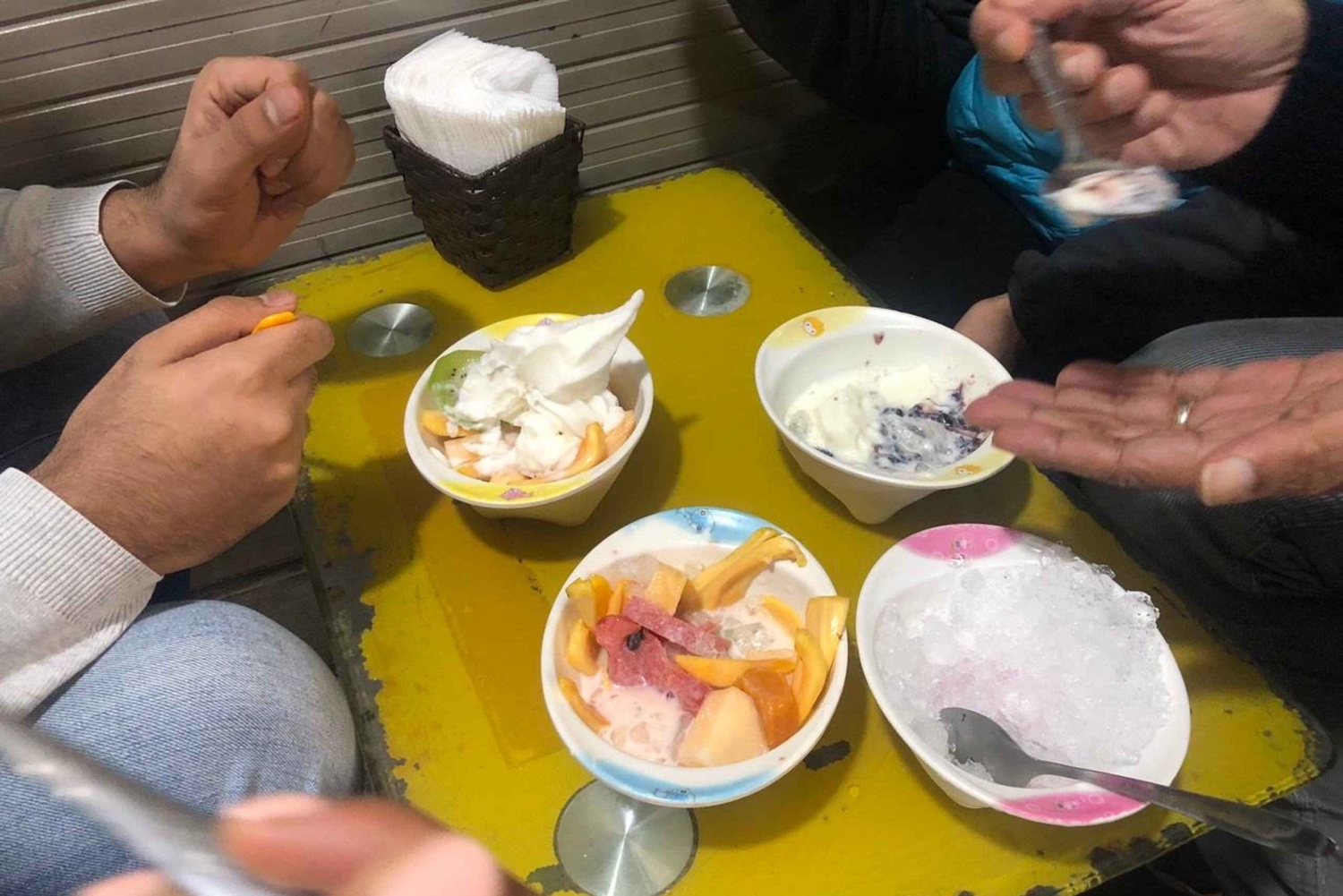 Wycieczka kulinarna po Hanoi z lokalnym przewodnikiem