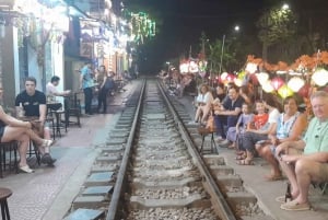 Hanoi: Katuruokakierros Train Streetillä ja piilotetuilla kujilla