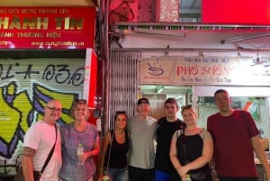 Hanoi: Katuruokakierros Train Streetillä ja piilotetuilla kujilla