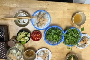 Hanoi Street Food Tour med Train Street – liten grupp