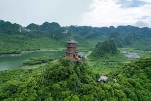 ハノイのタムチュック最大のパゴダまたはディアタンフィライパゴダをご覧ください