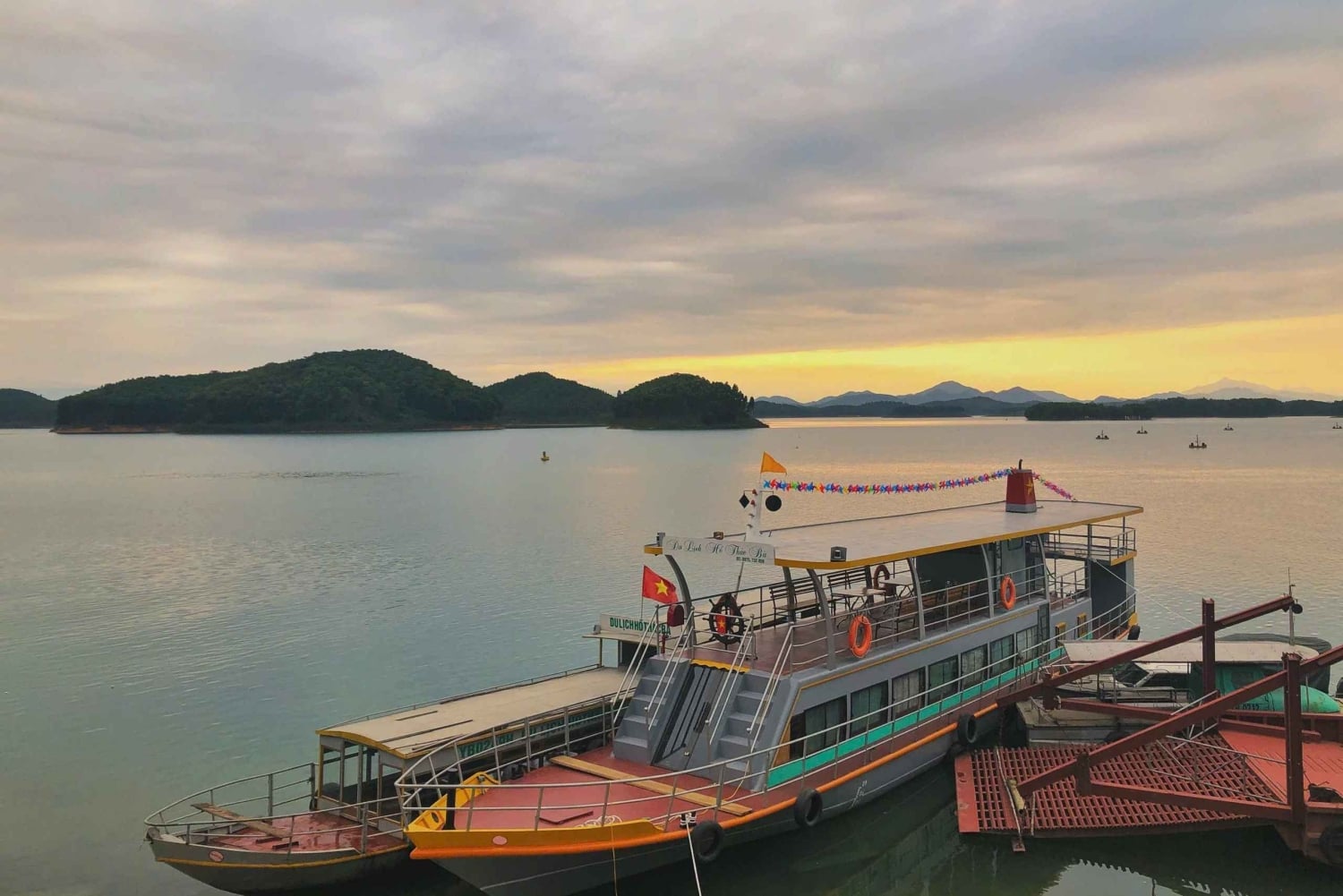Hanói: el lago Thac Ba, una joya oculta del norte de Vietnam