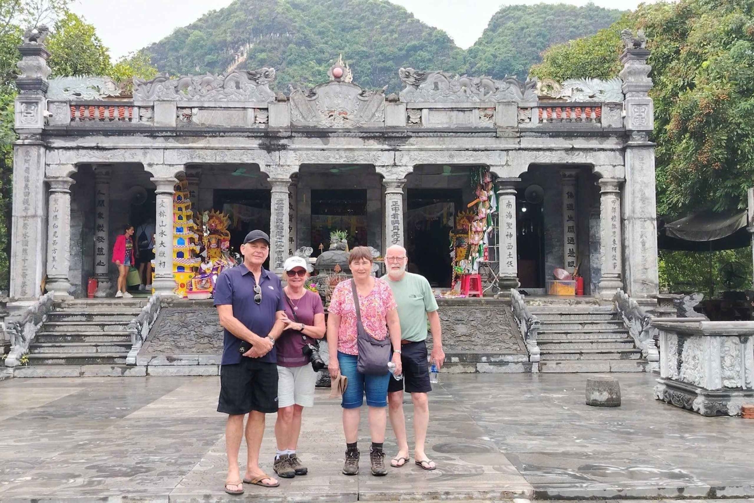 Hanoi: Thay-pagoden, Tay Phuong-pagoden, Van Phuc-silkelandsbyen