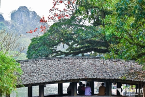 Hanoi: Thay-pagoden, Tay Phuong-pagoden, Van Phuc-silkelandsbyen