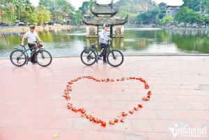 Hanoi: Thay-pagoden, Tay Phuong-pagoden, Van Phuc-silkelandsbyen