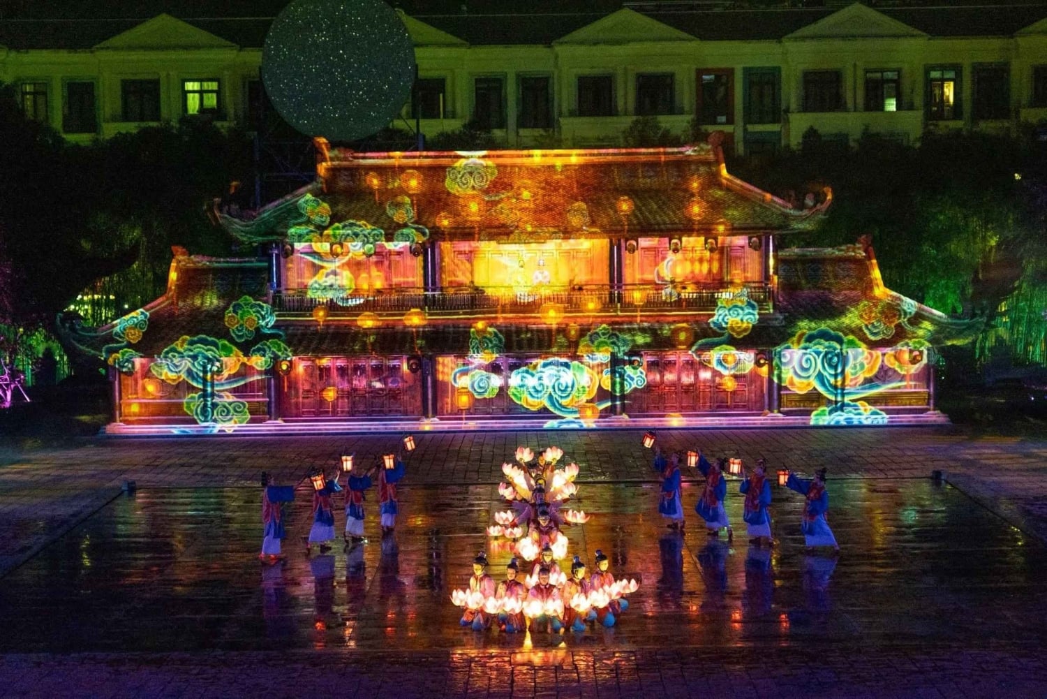 Hanoi: Privat tur til showet The Quintessence of Tonkin