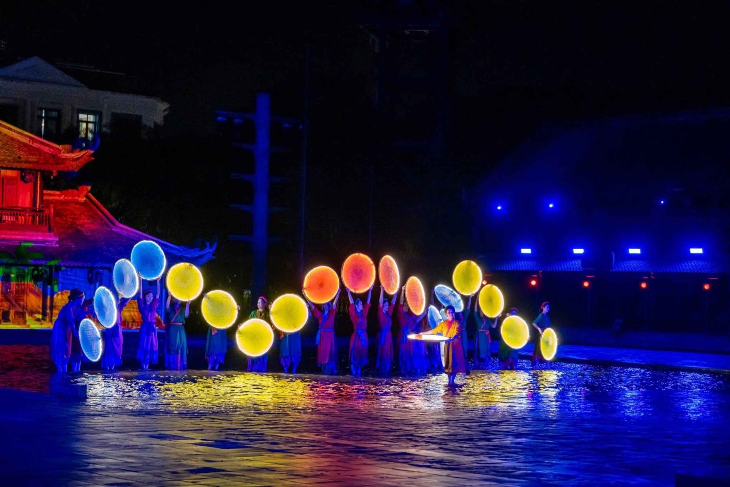 Hanoi: Privat tur til showet The Quintessence of Tonkin