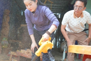 Hanoi: Thuong Mao -puusepänkylä tai hattujen ja suitsukkeiden kylä