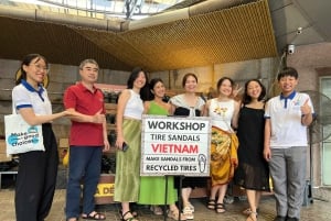 Hanoi: Workshop med håndværksoplevelse, hvor du kan lave sandaler af dæk