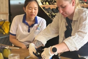 Hanoi: Workshop med håndværksoplevelse, hvor du kan lave sandaler af dæk