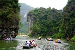 Tour privato da Hanoi a Ninh Binh: Hoa Lu, Trang An, Grotte di Mua