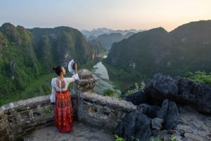 Tour privato da Hanoi a Ninh Binh: Hoa Lu, Trang An, Grotte di Mua