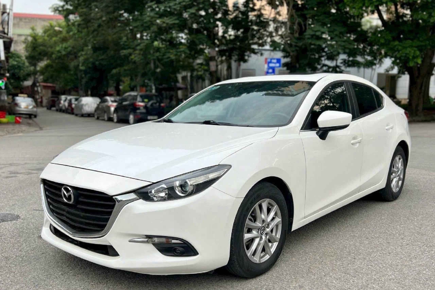 Hanoi: Transport til/fra Halong med privat bil