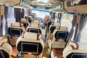 Hanoi: Transfer till eller från Ha Long med daglig lyxlimousine