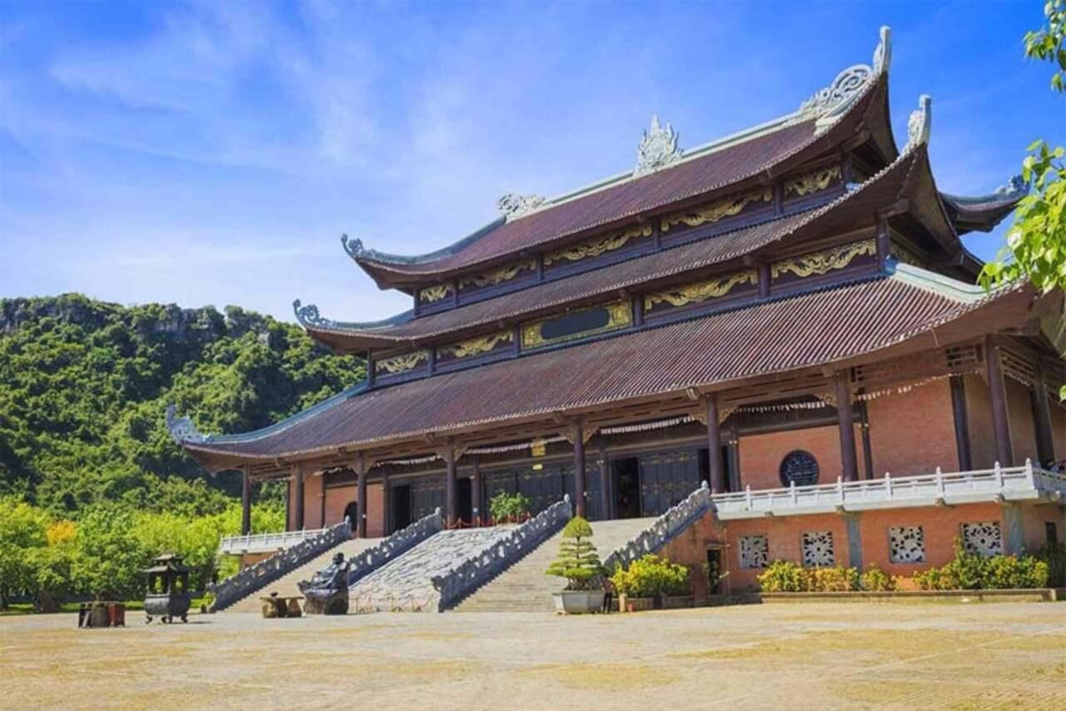 Hanoi: Van Long Nature Reserve & Bai Dinh Pagoda Tour