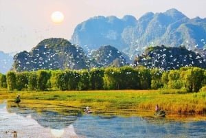 Hanoi: Van Long Nature Reserve & Bai Dinh Pagoda Tour