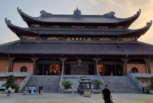 Hanoi: Van Long Nature Reserve & Bai Dinh Pagoda Tour