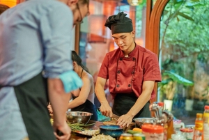 Hanói: clase de cocina vegana con un toque local en una villa con jardín