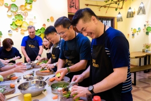 Hanói: clase de cocina vegana con un toque local en una villa con jardín