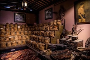 ハノイ・ヴィエット・フー・タン・チュオン（インセンス・ヴィレッジ＆ハット・ヴィレッジ）