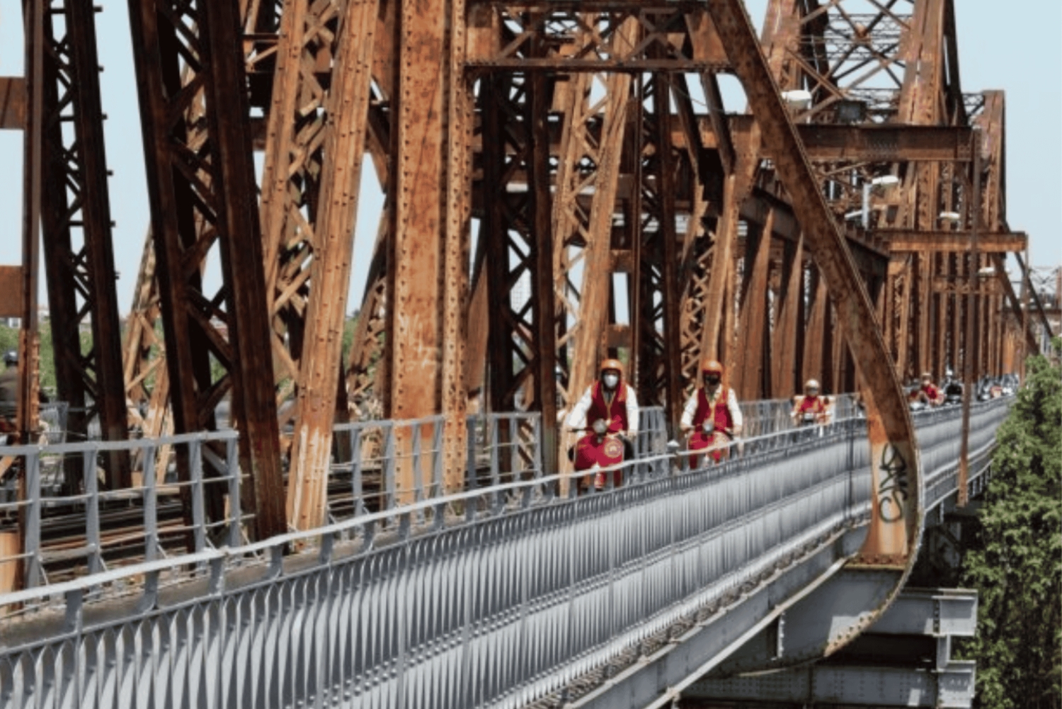 Hanoi Vintage Vespa City Tours