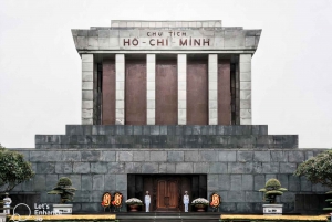 Fra Ninh Binh: Cuc Phuong - Van Long-reservatet - små grupper
