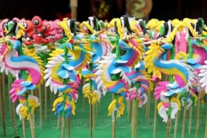 Hanoi: Xuan La Figurine Village and Dau Pagoda Tour & Lunch