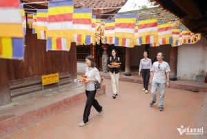 Hanoi: Xuan La Figurine Village and Dau Pagoda Tour & Lunch