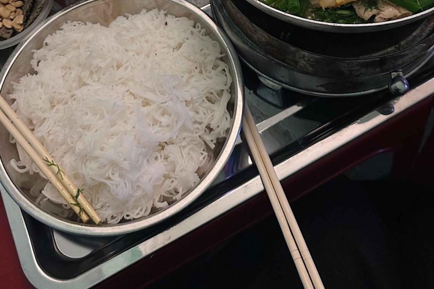 Aventure street food à Hanoï : le défi du « tout ce que vous pouvez manger »