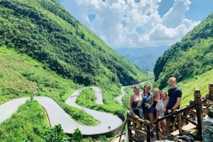 OHCトラベルによるハザイエンループカー3日間2泊のご旅行