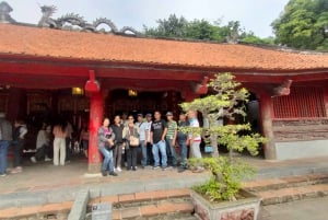 Highlight Hanoi city tour with train street.