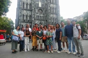 Highlight Hanoi city tour with train street.