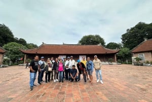 Highlight Hanoi city tour with train street.