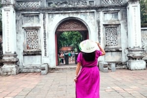 Highlight Hanoi city tour with train street.