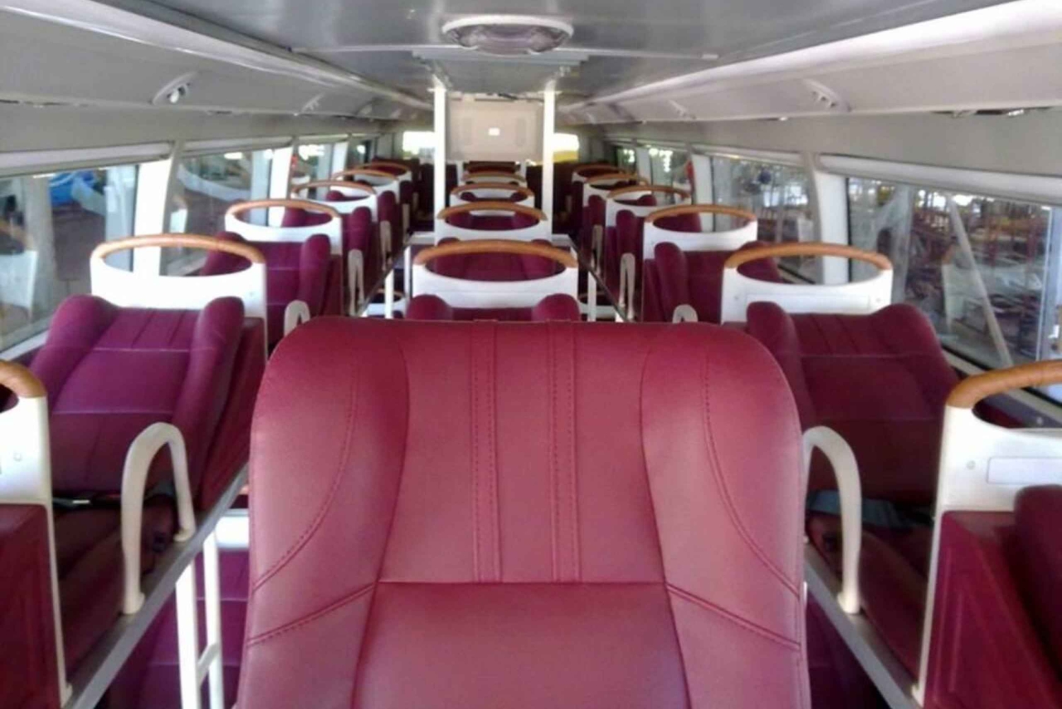 Hoi Anin muinainen kaupunki: Yön yli bussikuljetus Ha Noista/ Ha Noihin.