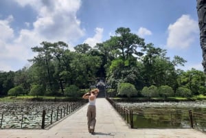 Hue: Viagem de 1 dia à cidade em carro privado com destino opcional