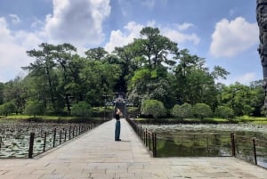 Hue: Viagem de 1 dia à cidade em carro privado com destino opcional