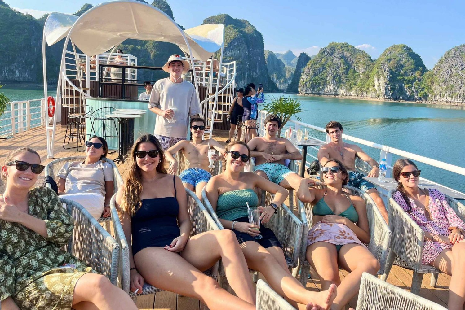 From Hanoi/Cat Ba: Lan Ha Bay Day Trip with Cruise and Lunch
