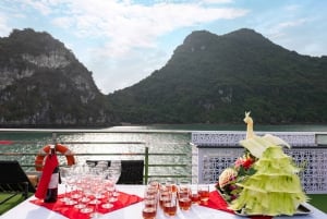 Luksusferie i Ha Long-bukten: Dagstur med et 5-stjerners cruise