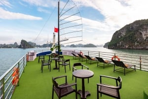Luksusferie i Ha Long-bukten: Dagstur med et 5-stjerners cruise