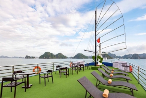 Luxe Ha Long Bay Ontsnappen: Dagtrip met een 5-sterren cruise