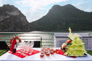 Luxe Ha Long Bay Ontsnappen: Dagtrip met een 5-sterren cruise